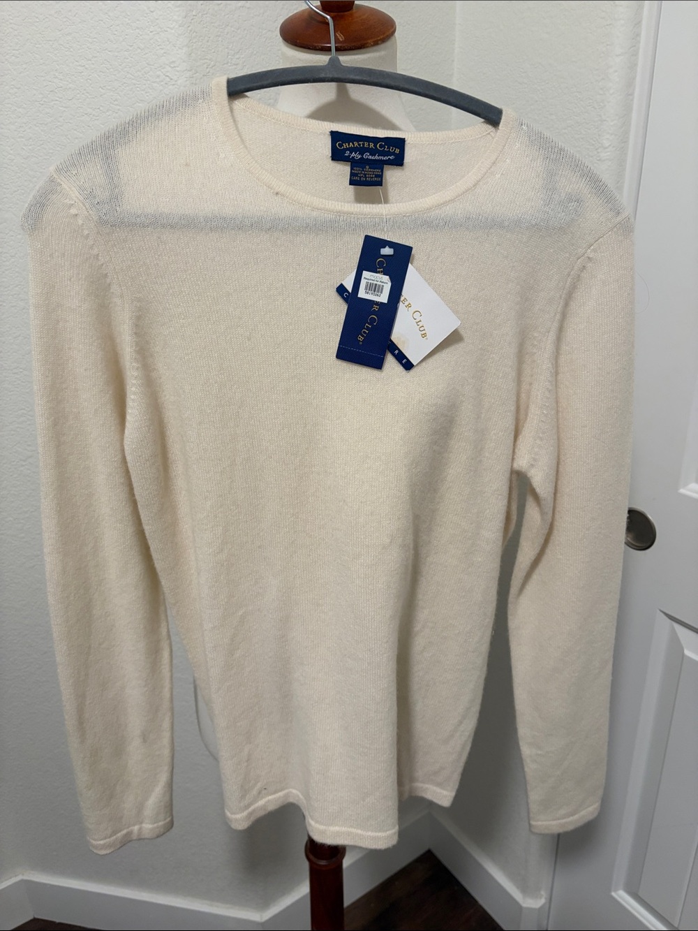 Cashmere Charter Club Cream Crewneck Lightweight Sweater